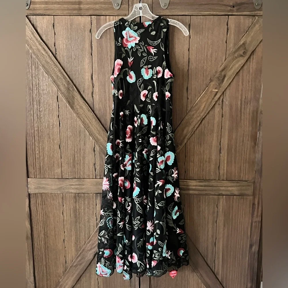 Johnny Was Floral Embroidered Tea Length Midi Dress Size 4 NWT - Picture 6 of 11